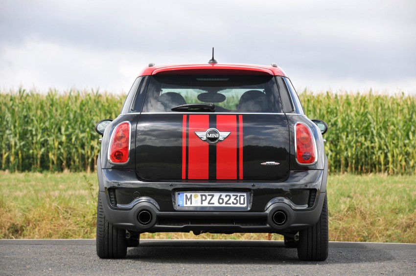 MINI Countryman John Cooper Works – JCW power now available with four doors and all wheel drive 130016