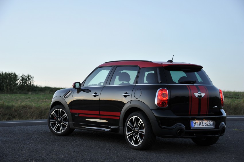 MINI Countryman John Cooper Works – JCW power now available with four doors and all wheel drive 130017