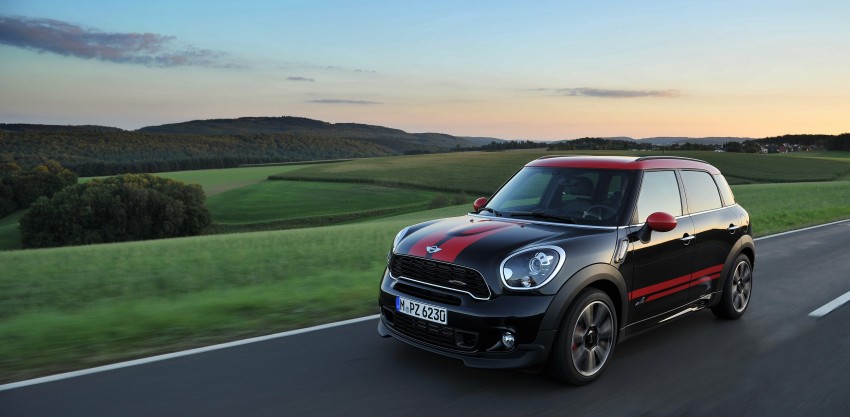 MINI Countryman John Cooper Works – JCW power now available with four doors and all wheel drive 130020