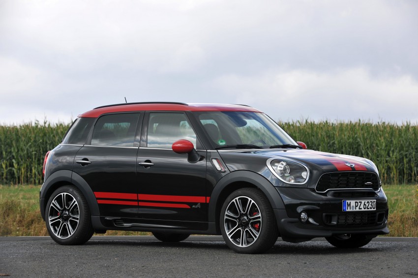 MINI Countryman John Cooper Works – JCW power now available with four doors and all wheel drive 130022