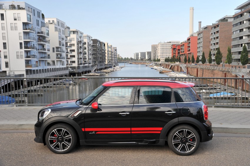 MINI Countryman John Cooper Works – JCW power now available with four doors and all wheel drive 130028