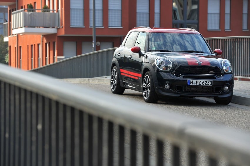 MINI Countryman John Cooper Works – JCW power now available with four doors and all wheel drive 130031