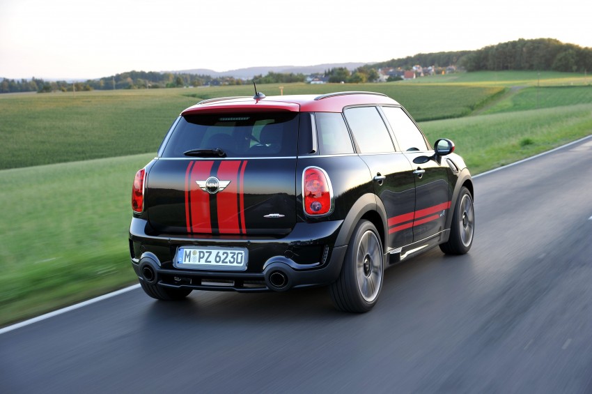 MINI Countryman John Cooper Works – JCW power now available with four doors and all wheel drive 130032