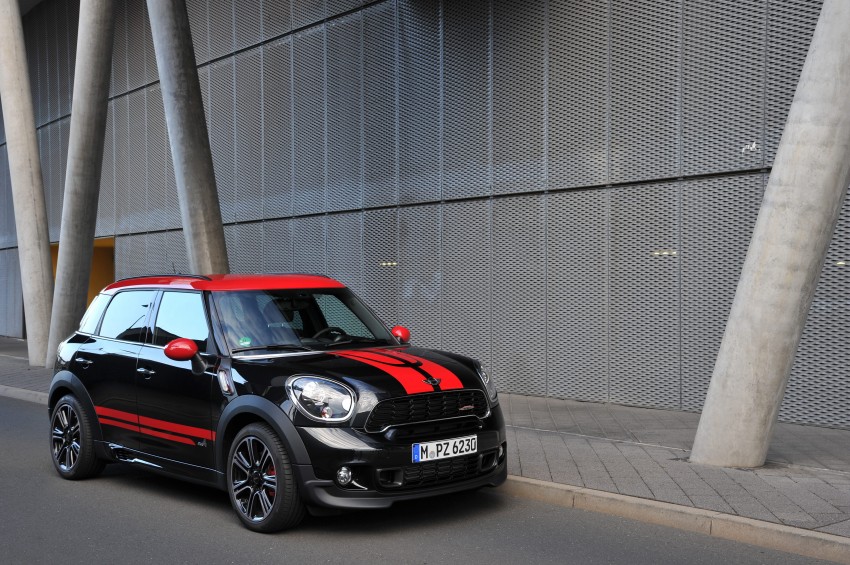 MINI Countryman John Cooper Works – JCW power now available with four doors and all wheel drive 130039