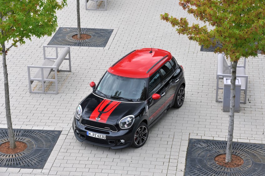 MINI Countryman John Cooper Works – JCW power now available with four doors and all wheel drive 130041