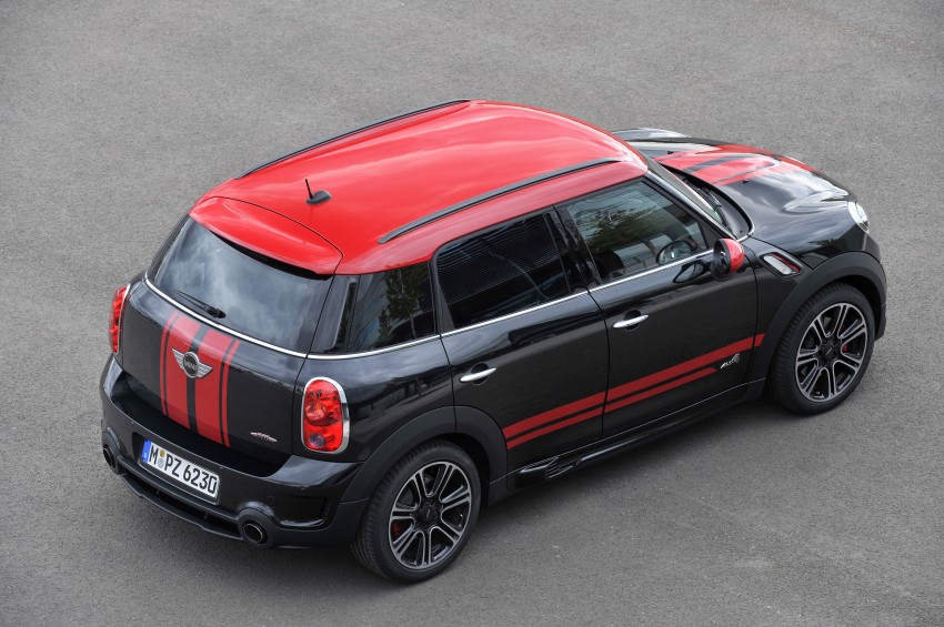 MINI Countryman John Cooper Works – JCW power now available with four doors and all wheel drive 130042