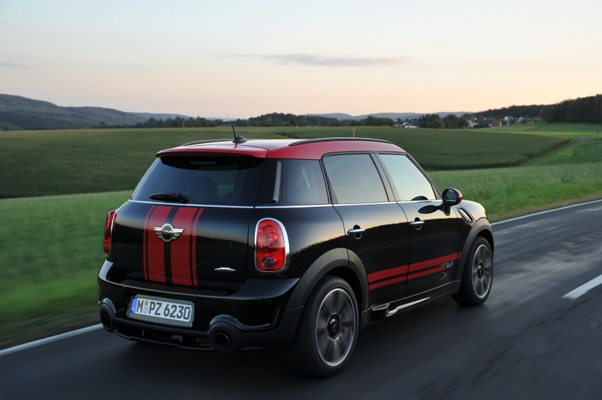 MINI Countryman John Cooper Works – JCW power now available with four doors and all wheel drive 130043
