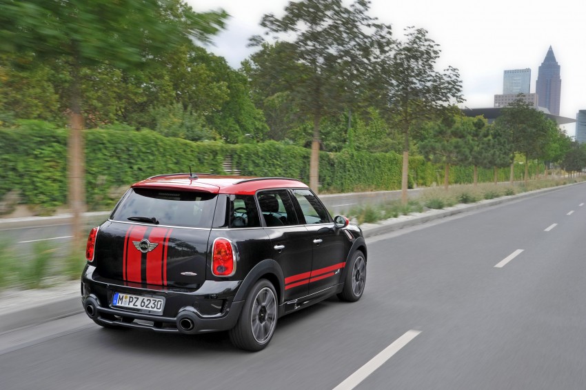 MINI Countryman John Cooper Works – JCW power now available with four doors and all wheel drive 130058
