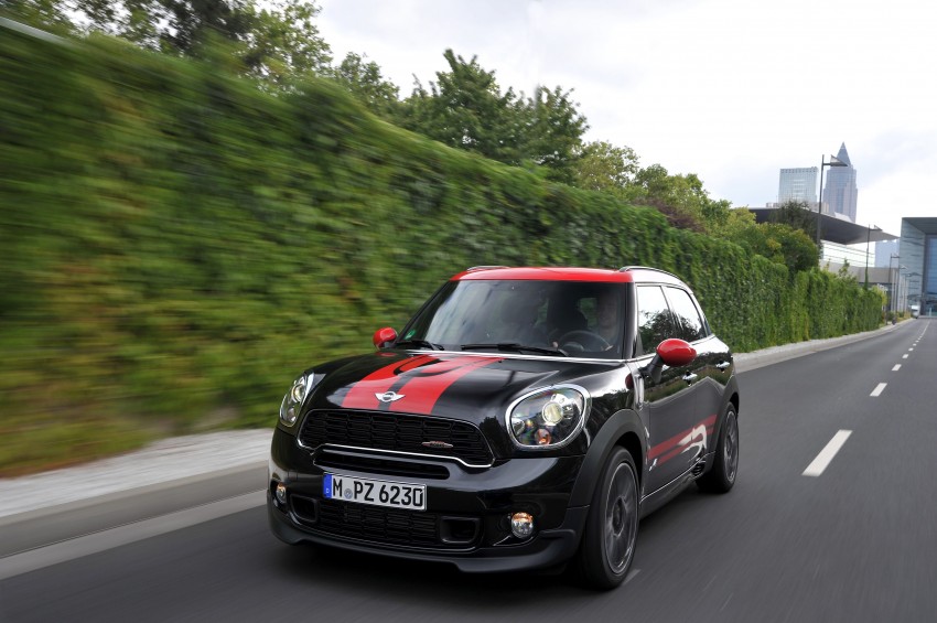 MINI Countryman John Cooper Works – JCW power now available with four doors and all wheel drive 130063