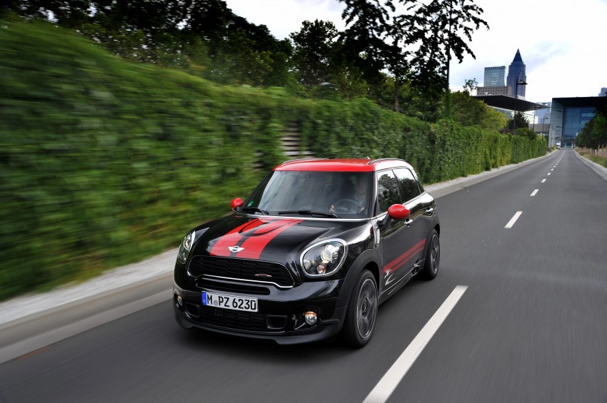 MINI Countryman John Cooper Works – JCW power now available with four doors and all wheel drive 130046