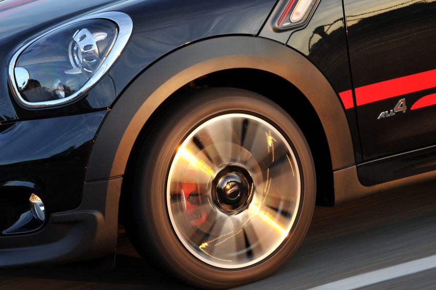 MINI Countryman John Cooper Works – JCW power now available with four doors and all wheel drive 130080