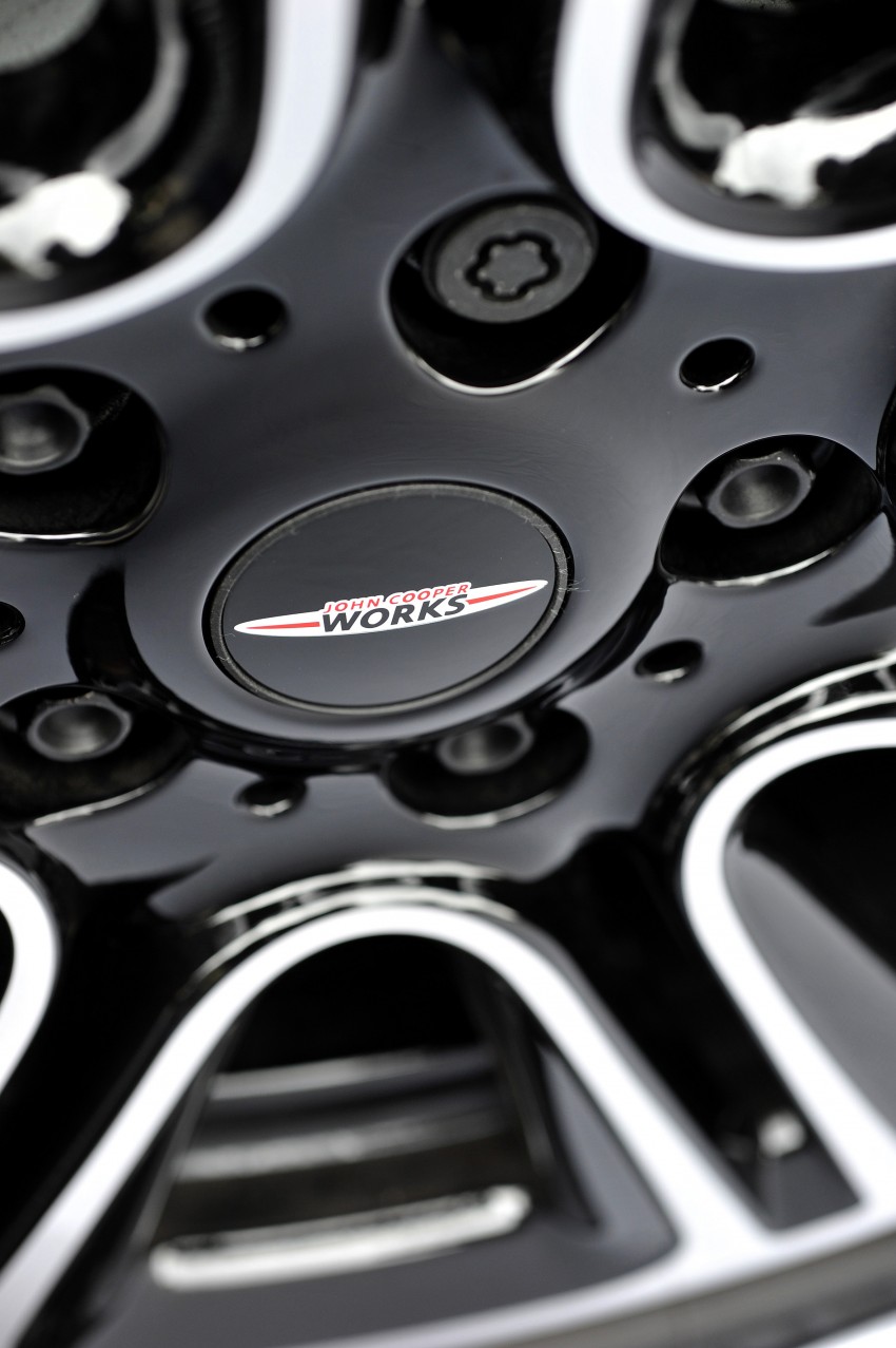 MINI Countryman John Cooper Works – JCW power now available with four doors and all wheel drive 130085