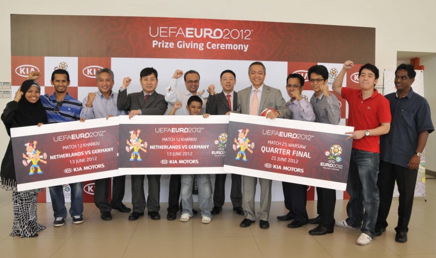 16 heading off to EURO 2012, courtesy of Naza Kia 110614