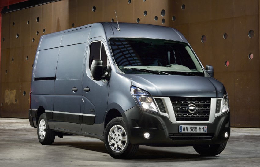 Nissan uses heavyweight relatives to advertise NV400 van 88922