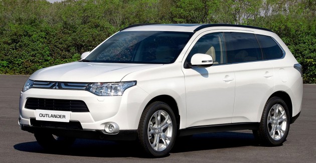Mitsubishi to show Outlander Plug-in Hybrid EV at Paris – first 4WD electric car in production
