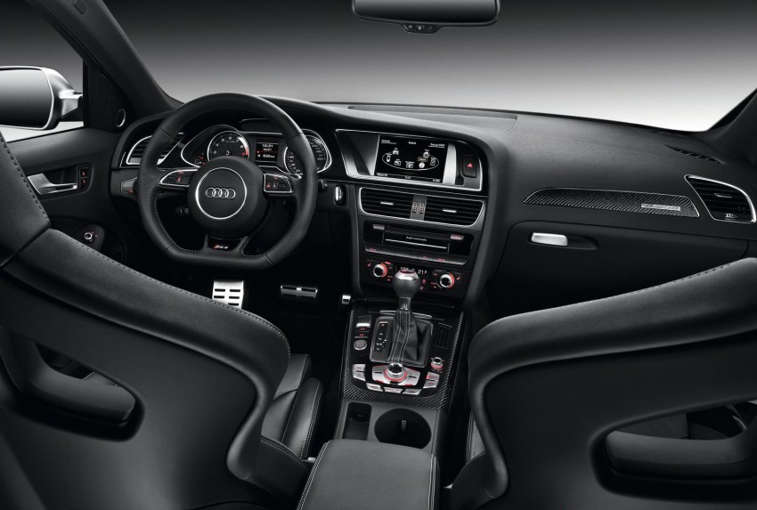 Audi RS4 Avant – a 450 hp wagon wet dream 112963