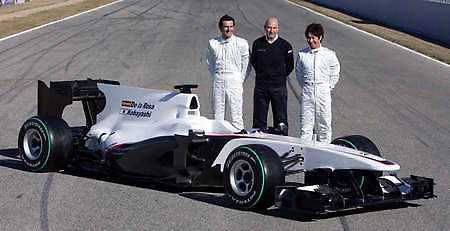 Sponsorless BMW Sauber C29 launched