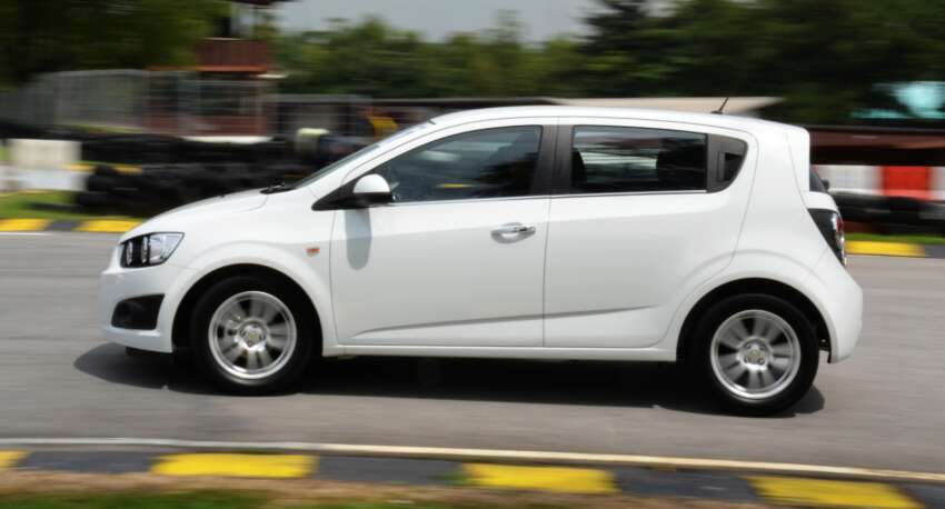 DRIVEN: Chevrolet Sonic LTZ sedan and hatchback previewed – Orlando MPV also given a short spin 140226