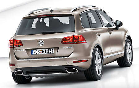 Second-generation Volkswagen Touareg premieres with Hybrid model