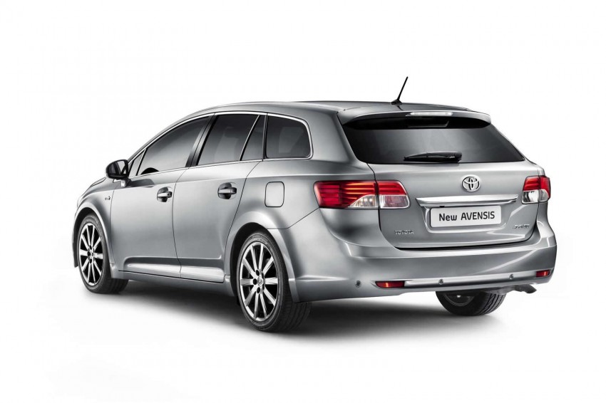 Frankfurt: Facelifted Toyota Avensis makes its debut 68679