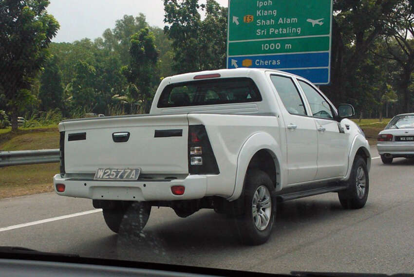Foton Tunland spotted again, this time in KL 126390