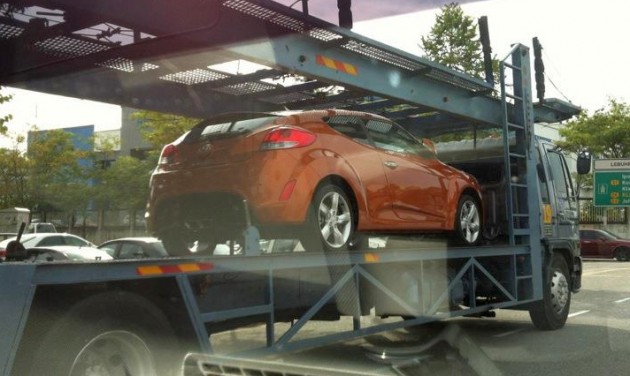 Hyundai Veloster on a transporter – off to Super GT!