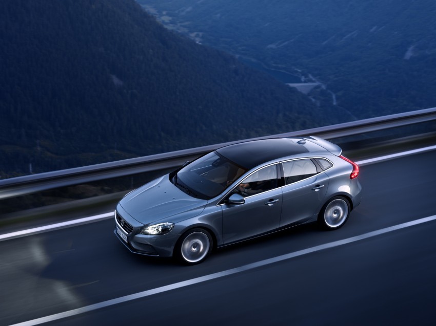 Volvo V40 premieres in Geneva, all loaded up 91933