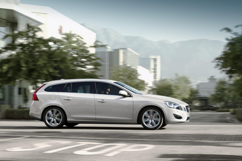 Volvo V60 launched – RM230k for T4, RM269k for T5, CKD 83749