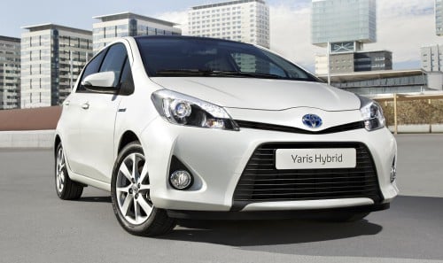 Toyota Yaris Hybrid: first images of production car out