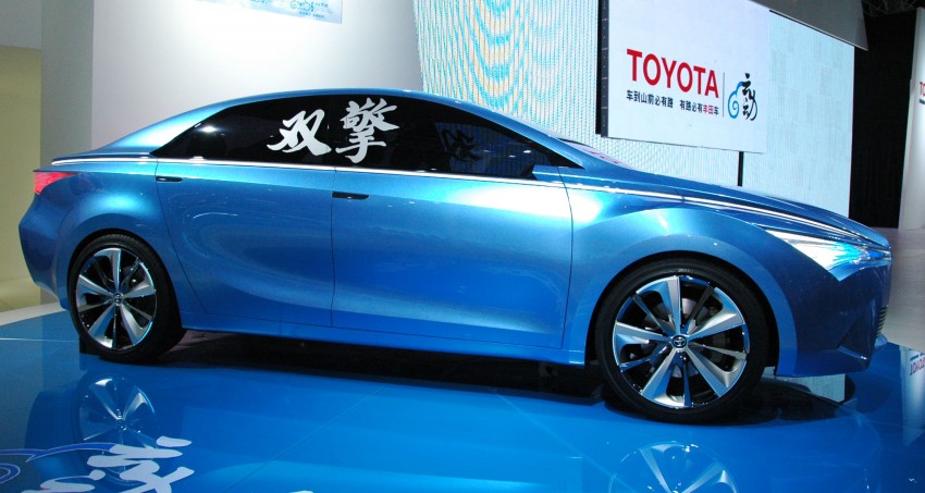 Toyota Yundong Shuangqing Hybrid and Dear Qin sedan and hatch concepts make their mark in Beijing 103046