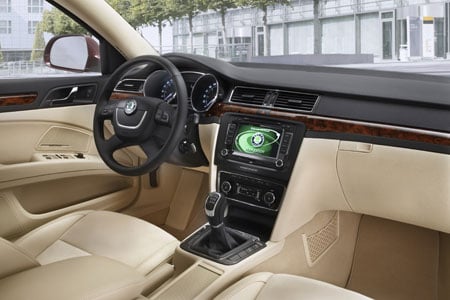 New_2009_Skoda_Superb