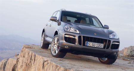 Porsche_Cayenne_Mountaintop.jpg