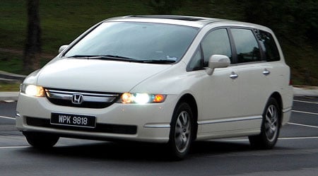 White Honda Odyssey