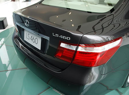 Lexus LS460