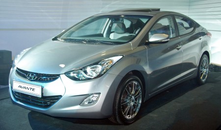 Hyundai Santa Fe and new Avante unwrapped at KLIMS