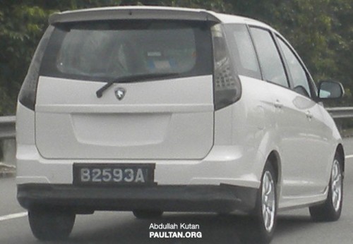 Proton Exora with updated design spotted near Ayer Hitam?
