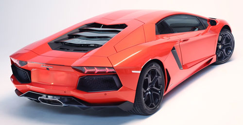 Lamborghini Aventador revealed: 700 hp V12, rich with CF