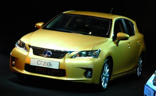 Lexus CT200h hybrid hatchback hits Malaysian shores: the most affordable Lexus under RM200k