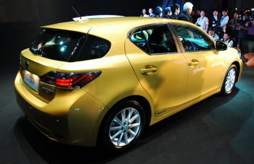 Lexus CT200h hybrid hatchback hits Malaysian shores: the most affordable Lexus under RM200k