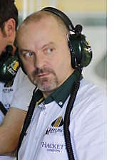 Mike Gascoyne extends contract with Lotus Racing F1 team