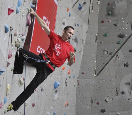 Get on the rock! with Honda City climbing competition