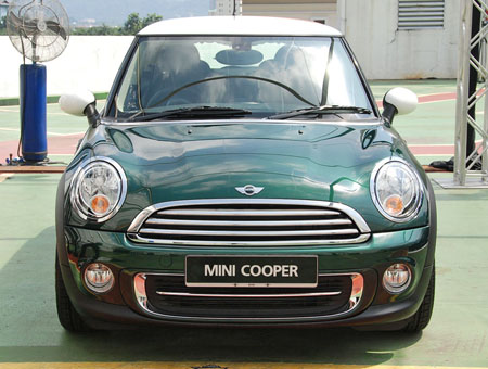 Facelifted MINI range launched with MINI Connected