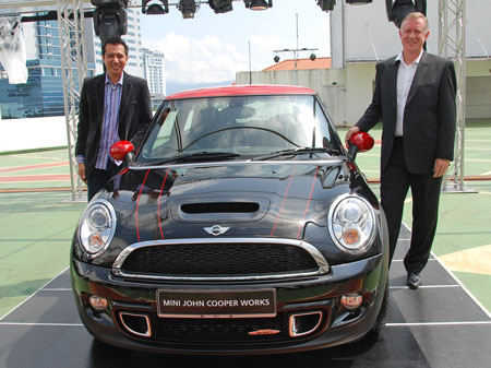Facelifted MINI range launched with MINI Connected