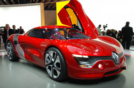 Paris 2010: Renault DeZir concept is a stunning lady in red